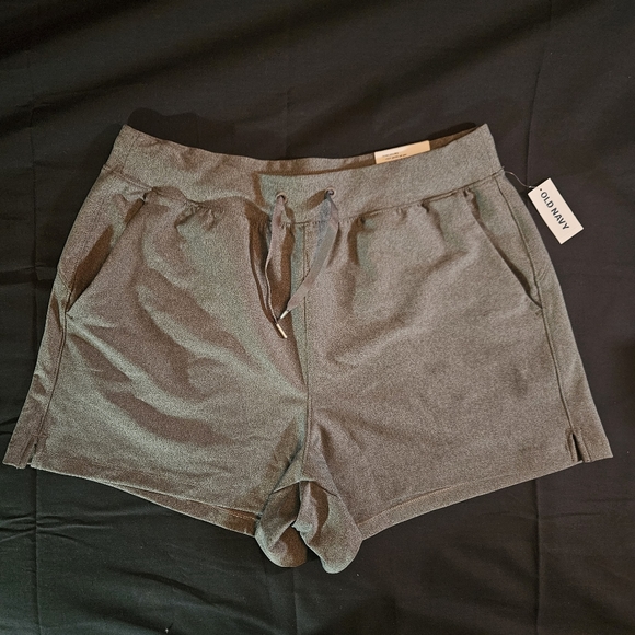 ๐ Old Navy 3" Inseam High-Waisted Powersoft Shorts Medium - Picture 4 of 9